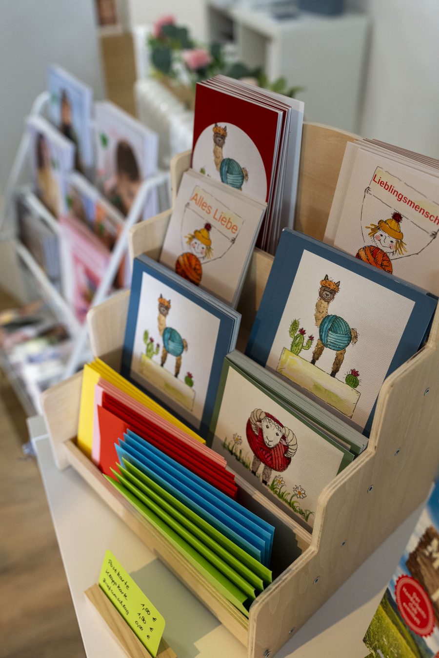 Postkarten mit Alpaka- und Schaf-Motiven